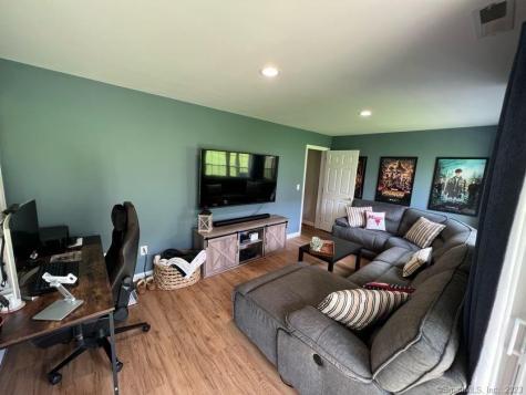 1305 Sienna Drive Danbury CT 06810