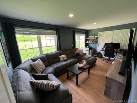 1305 Sienna Drive Danbury CT 06810