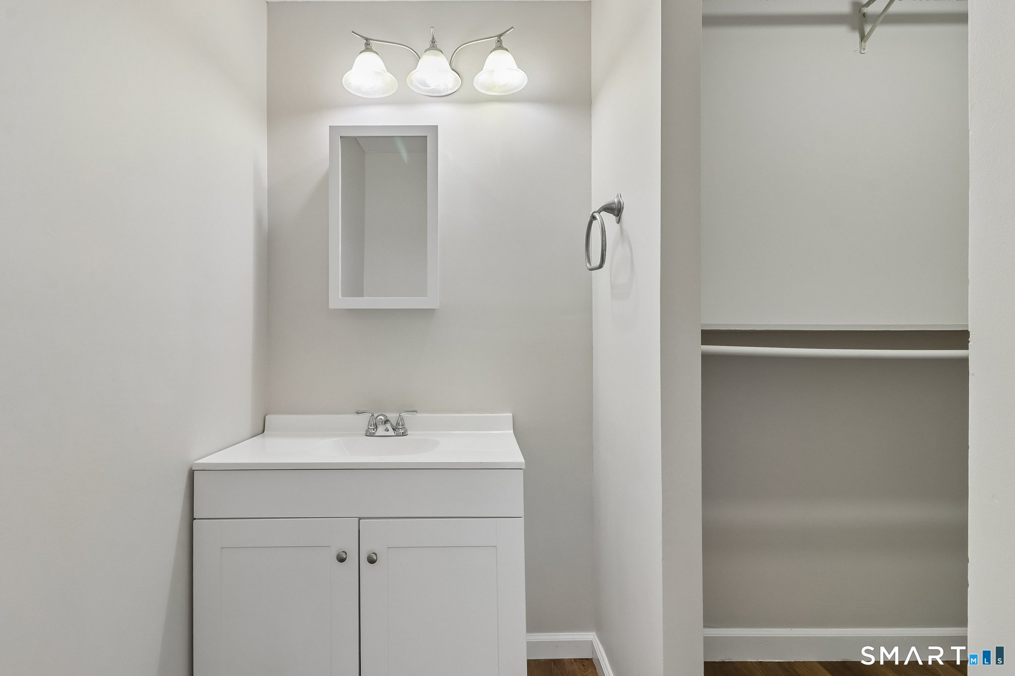 1274 East Main Street Meriden CT 06450