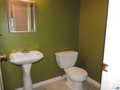 26 Fox Hollow Avon CT 06001