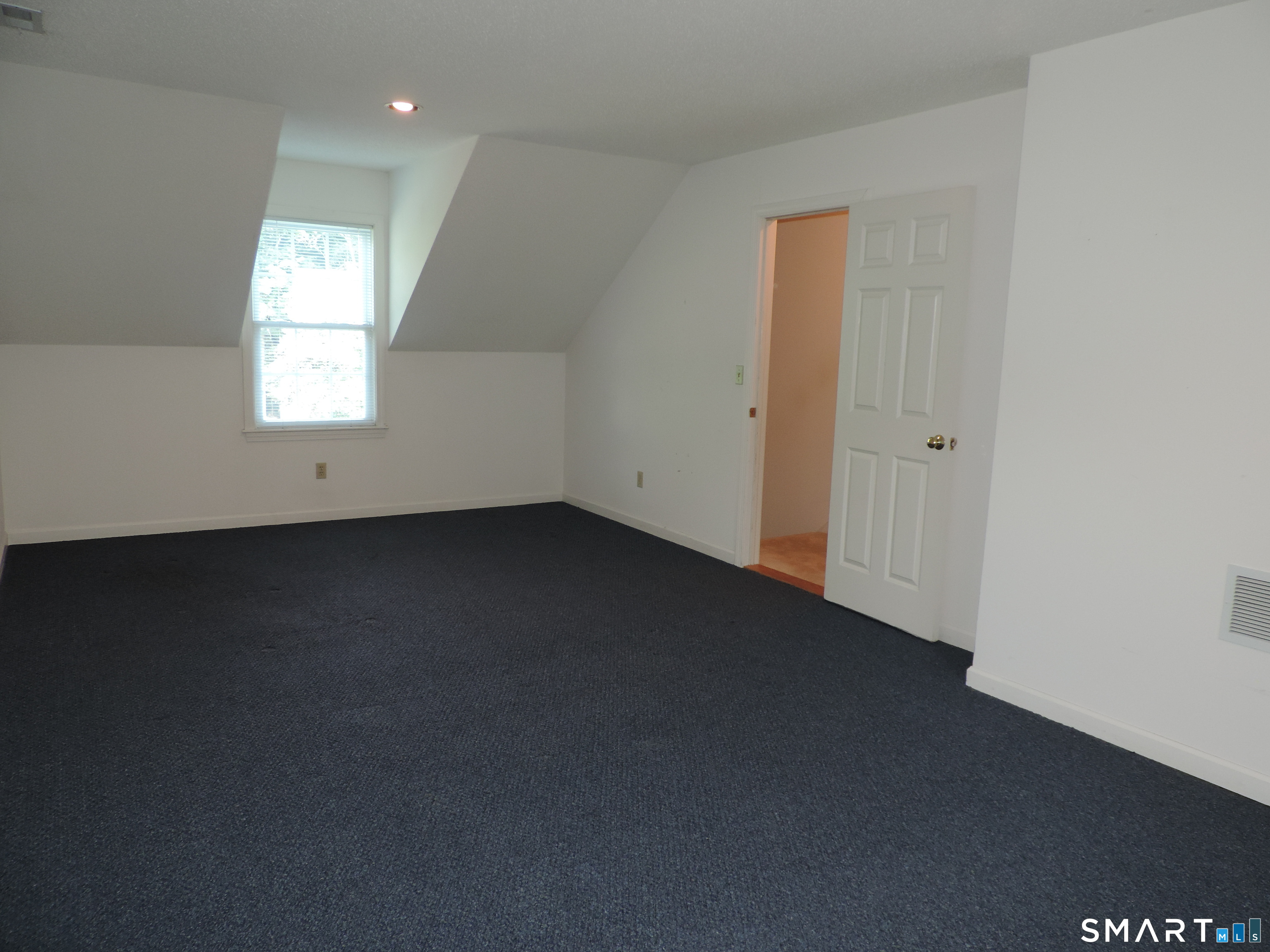 26 Fox Hollow Avon CT 06001
