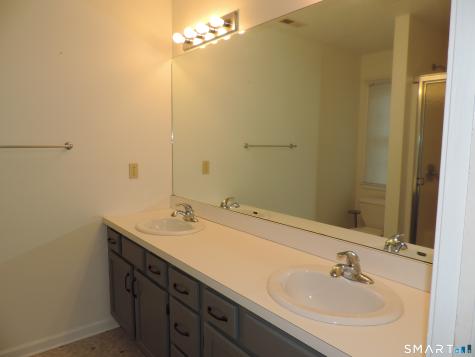 26 Fox Hollow Avon CT 06001