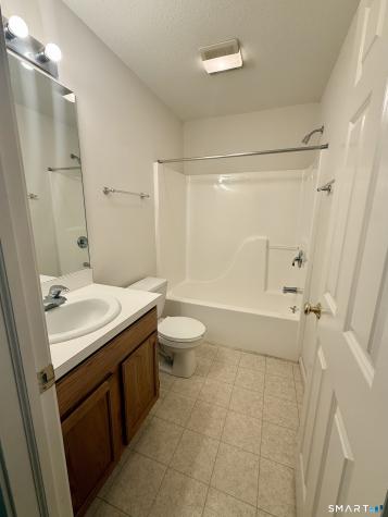 26 Fox Hollow Avon CT 06001
