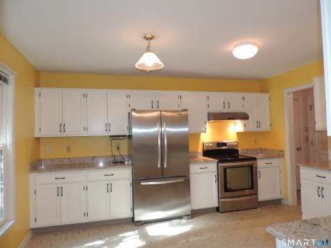 26 Fox Hollow Avon CT 06001