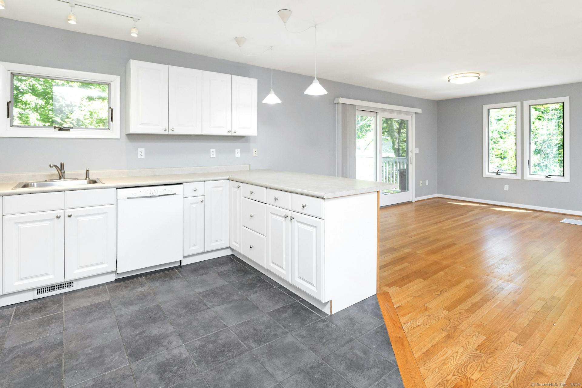 5 Wakerobin Road Norwalk CT 06851