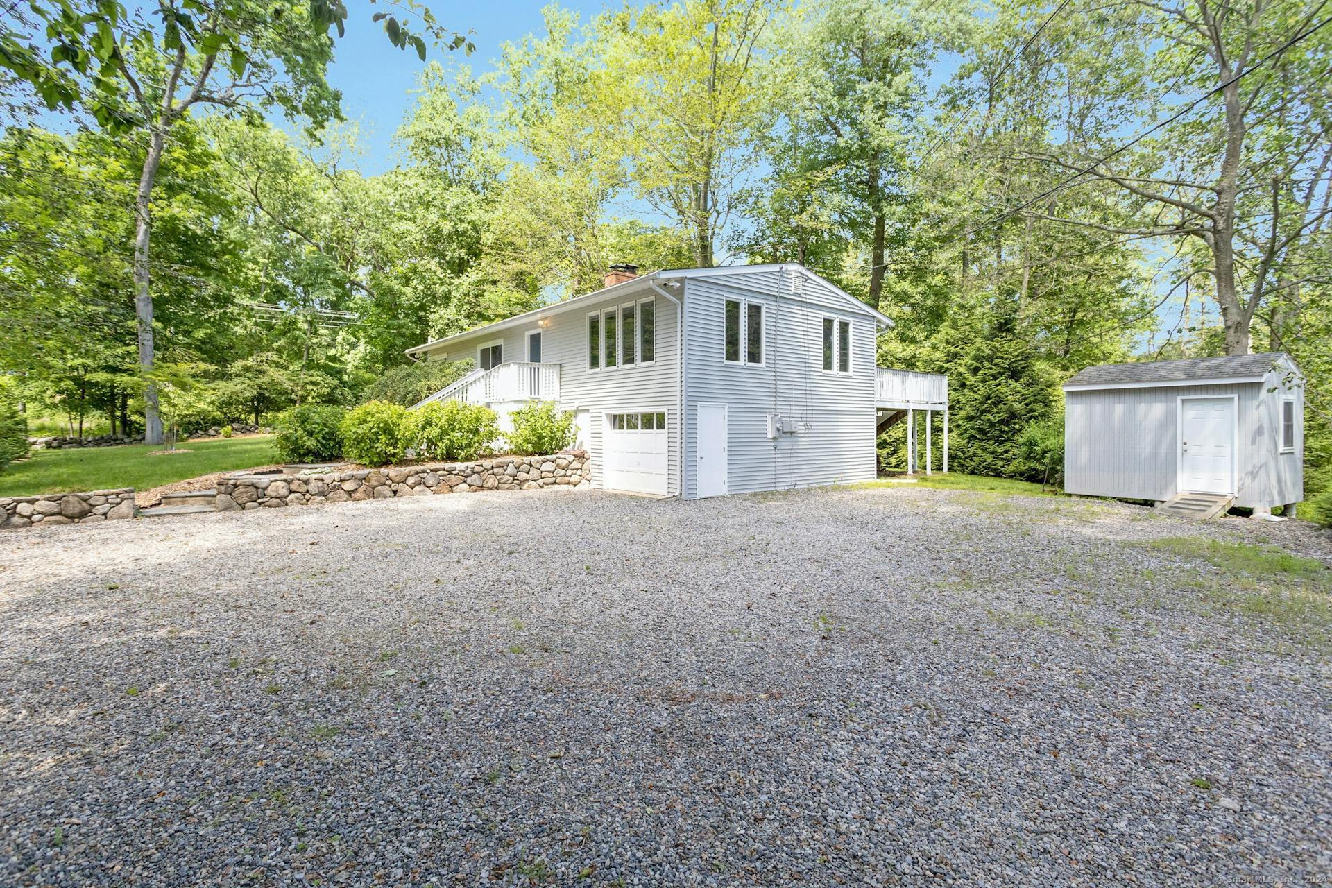 5 Wakerobin Road Norwalk CT 06851