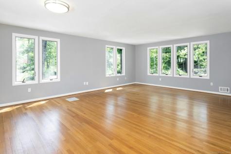 5 Wakerobin Road Norwalk CT 06851