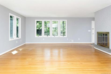 5 Wakerobin Road Norwalk CT 06851
