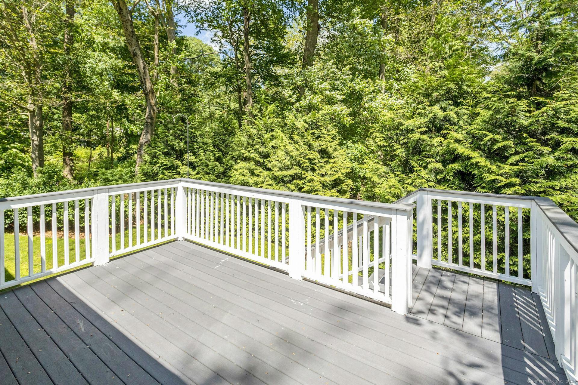 5 Wakerobin Road Norwalk CT 06851