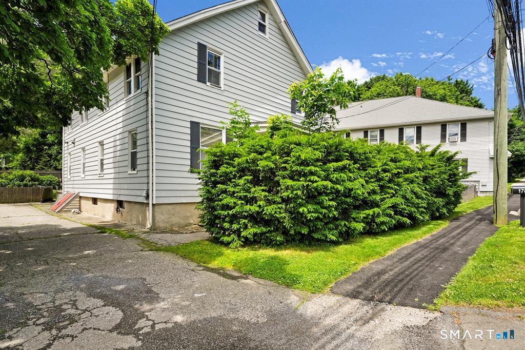 1787 Stratfield Road Fairfield CT 06825