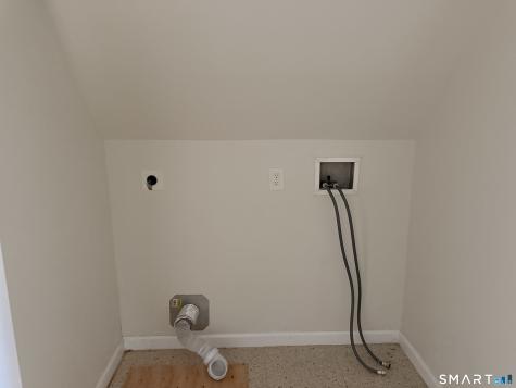 438 Hollister Avenue Bridgeport CT 06607