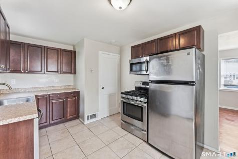92 Seaman Circle Manchester CT 06040
