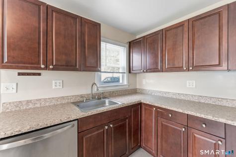 92 Seaman Circle Manchester CT 06040
