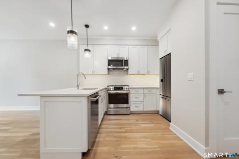 8 Husted Lane New Canaan CT 06840