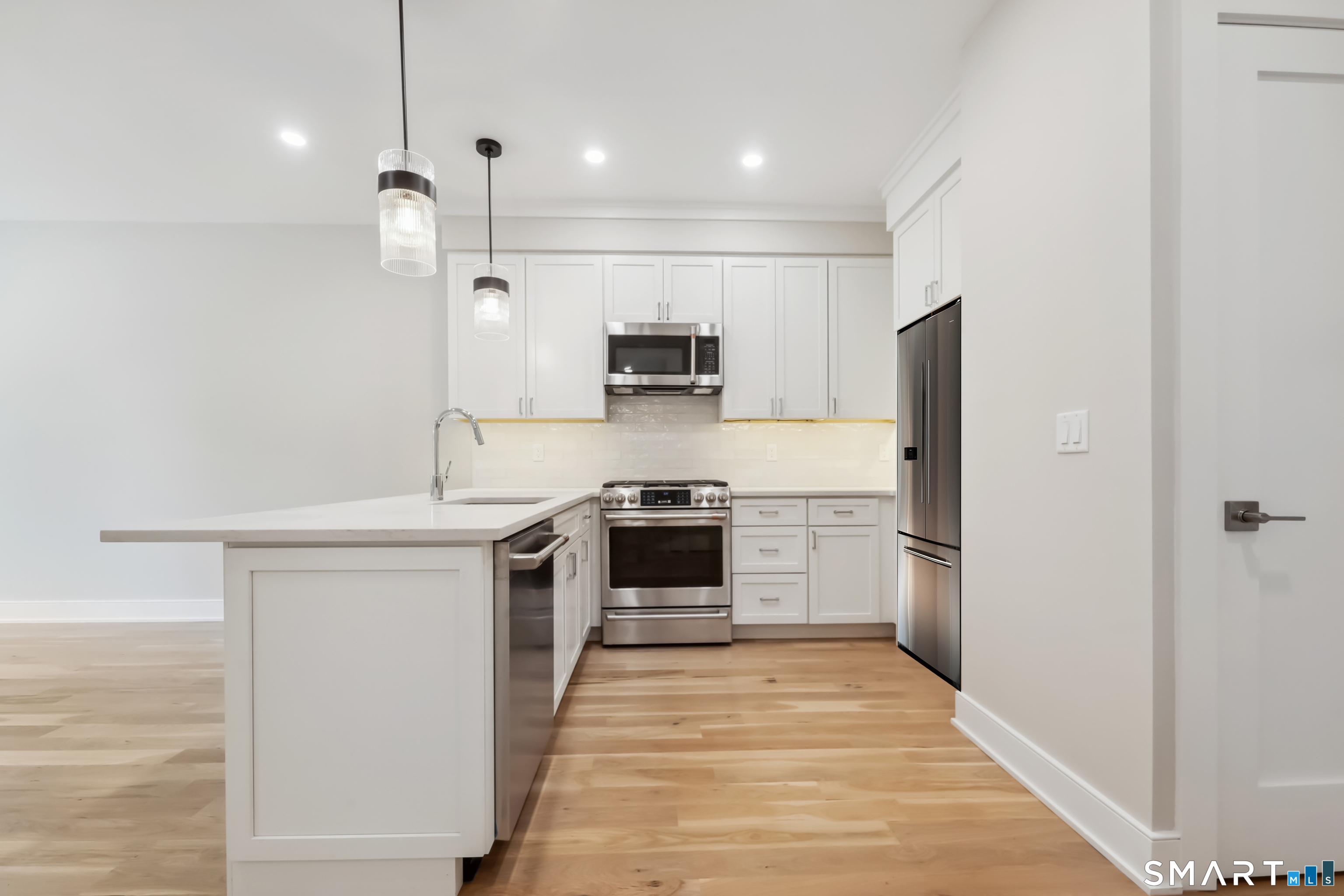 8 Husted Lane New Canaan CT 06840