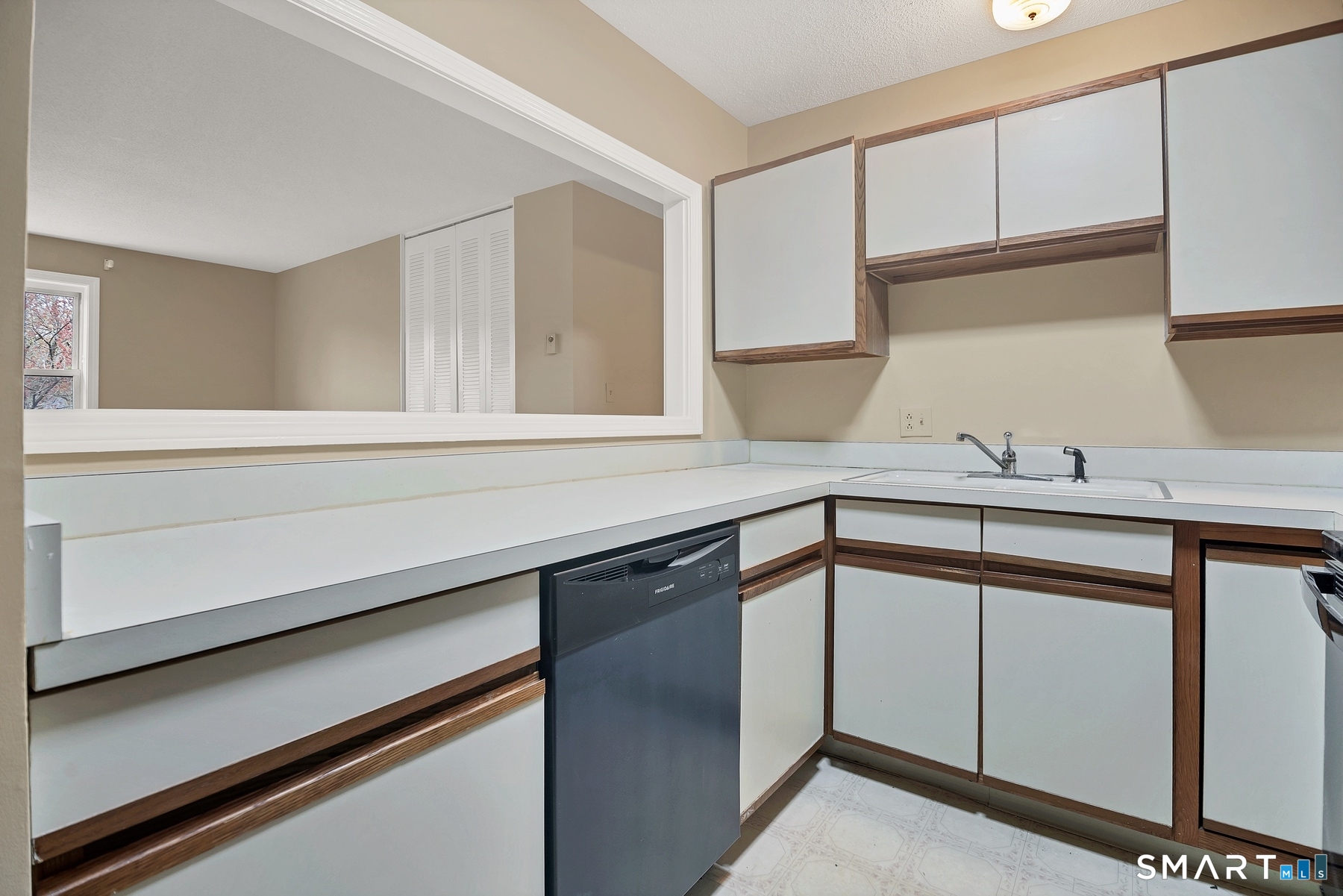 111 Niles Hill Road New London CT 06357