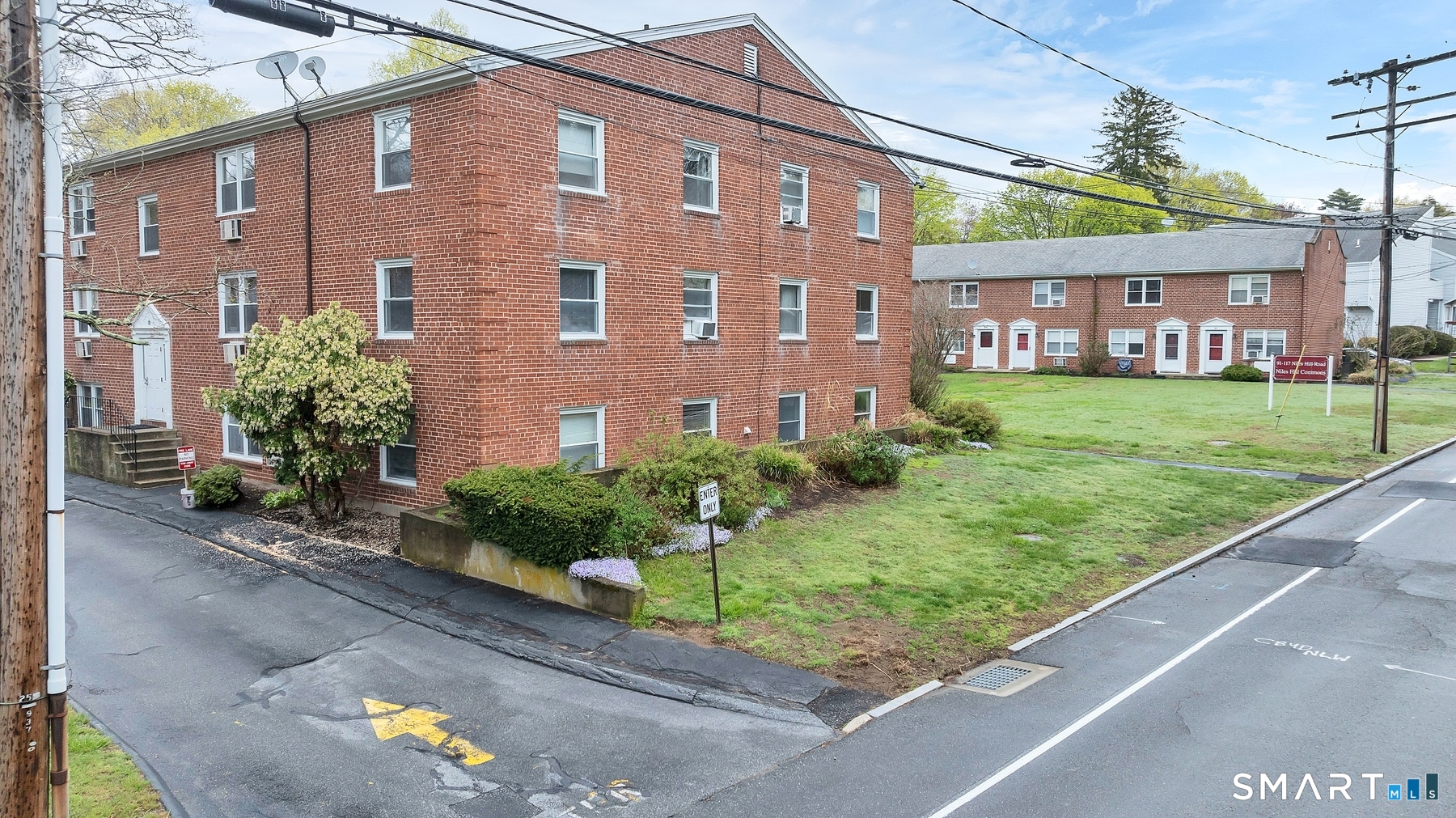 111 Niles Hill Road New London CT 06357
