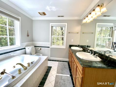 12 Carriage Hill Road Woodbridge CT 06525
