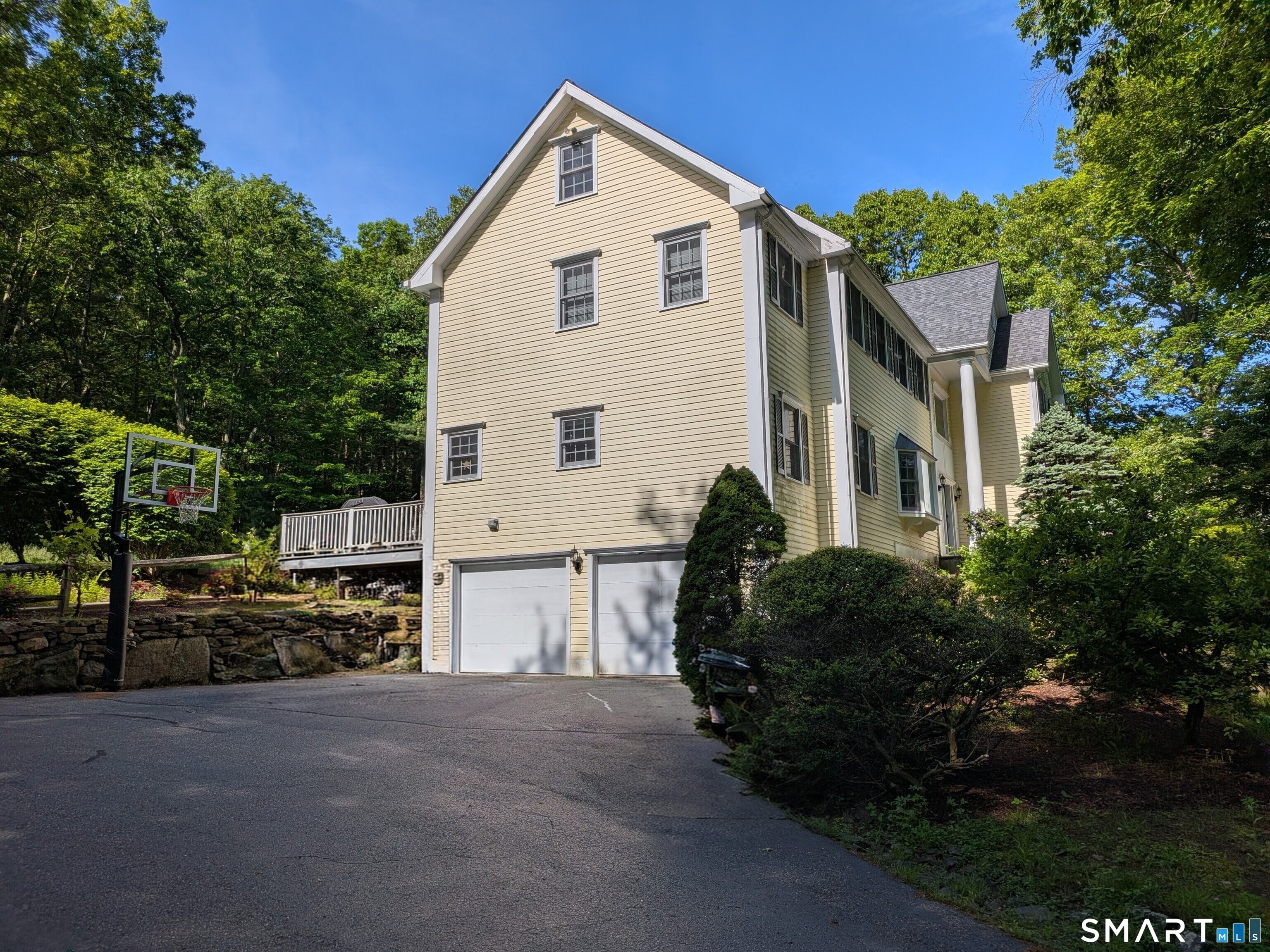 12 Carriage Hill Road Woodbridge CT 06525