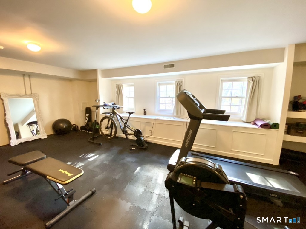 12 Carriage Hill Road Woodbridge CT 06525