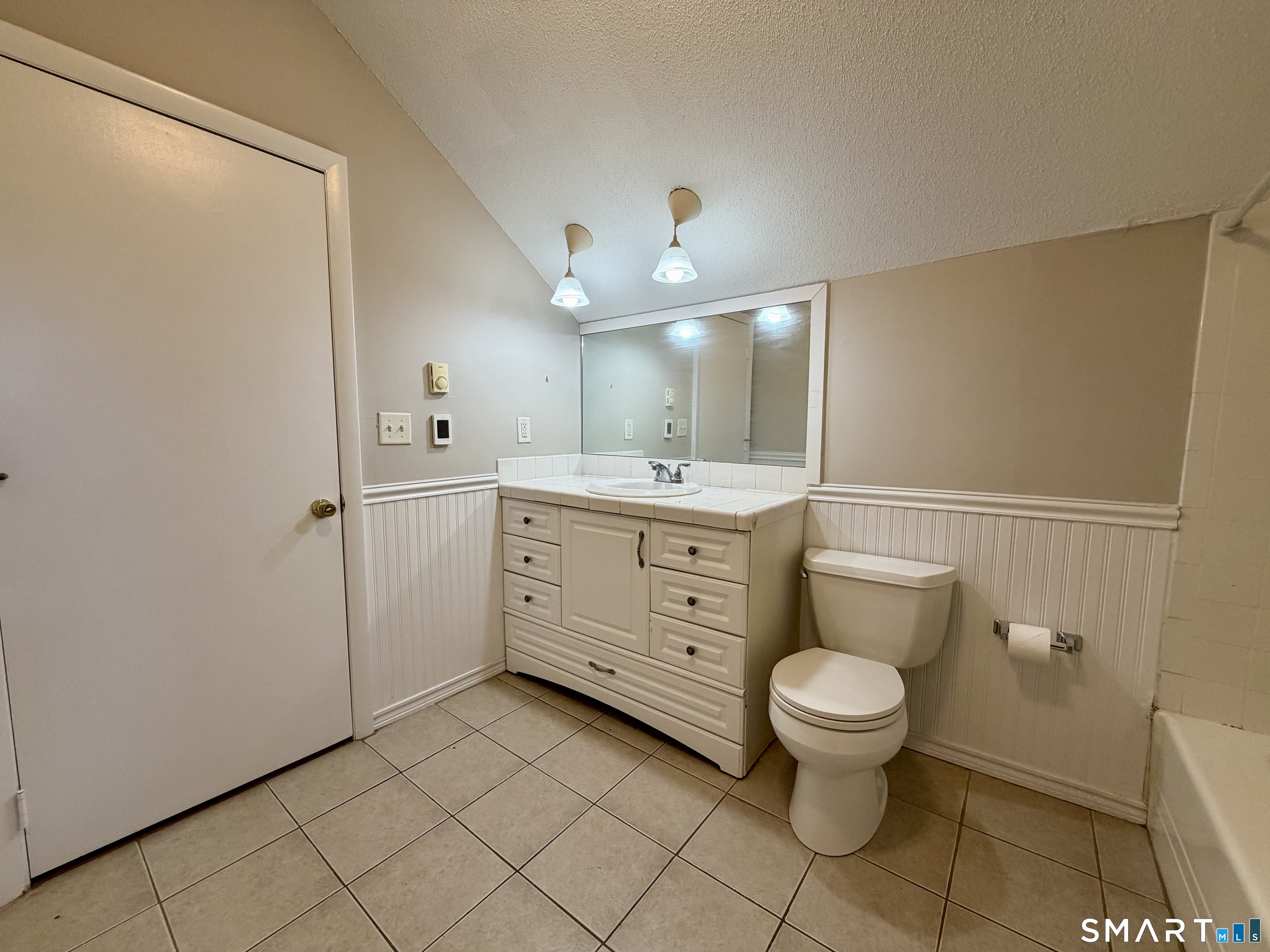 208 Main Street Farmington CT 06085