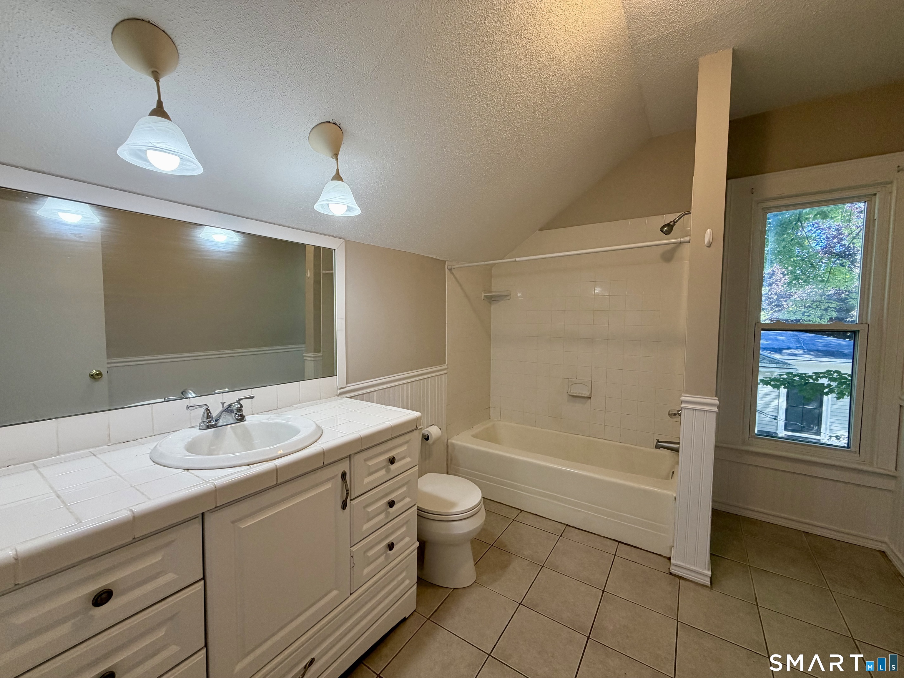 208 Main Street Farmington CT 06085