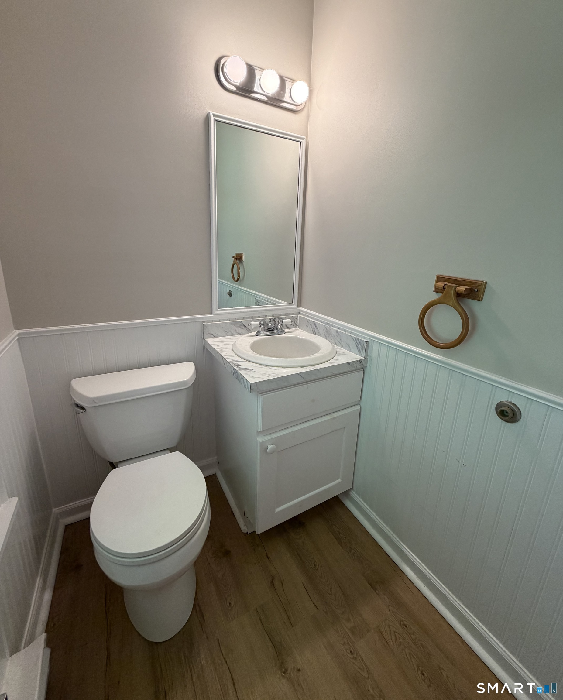 208 Main Street Farmington CT 06085