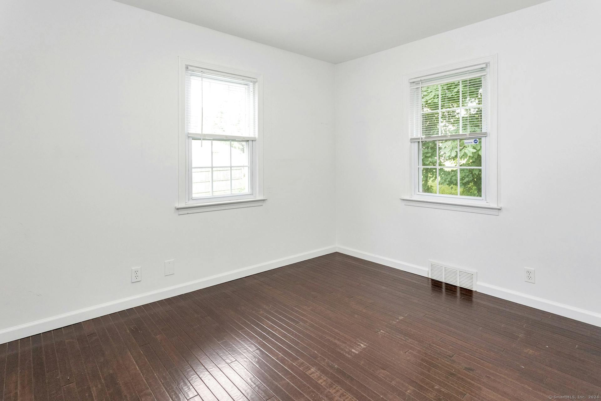 124 Minturn Place Bridgeport CT 06606