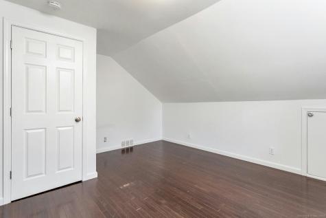 124 Minturn Place Bridgeport CT 06606