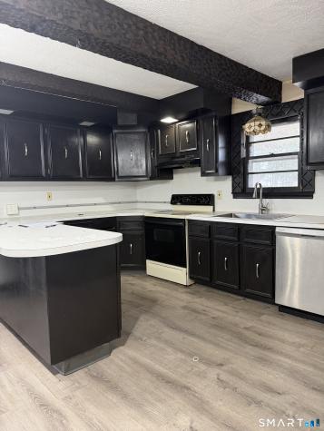 16 Saint Lawrence Street Manchester CT 06040