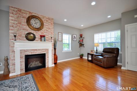81 Windermere Village R Road Ellington CT 06029