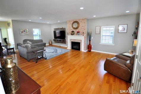 81 Windermere Village R Road Ellington CT 06029