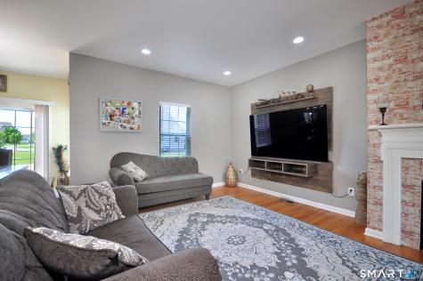 81 Windermere Village R Road Ellington CT 06029