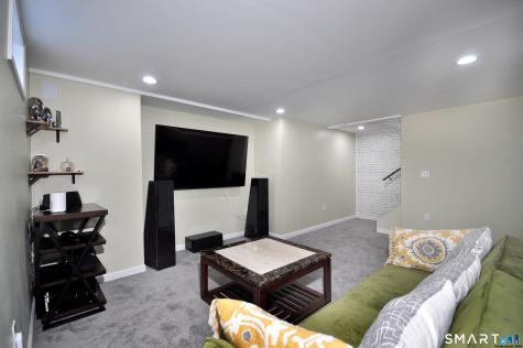 81 Windermere Village R Road Ellington CT 06029