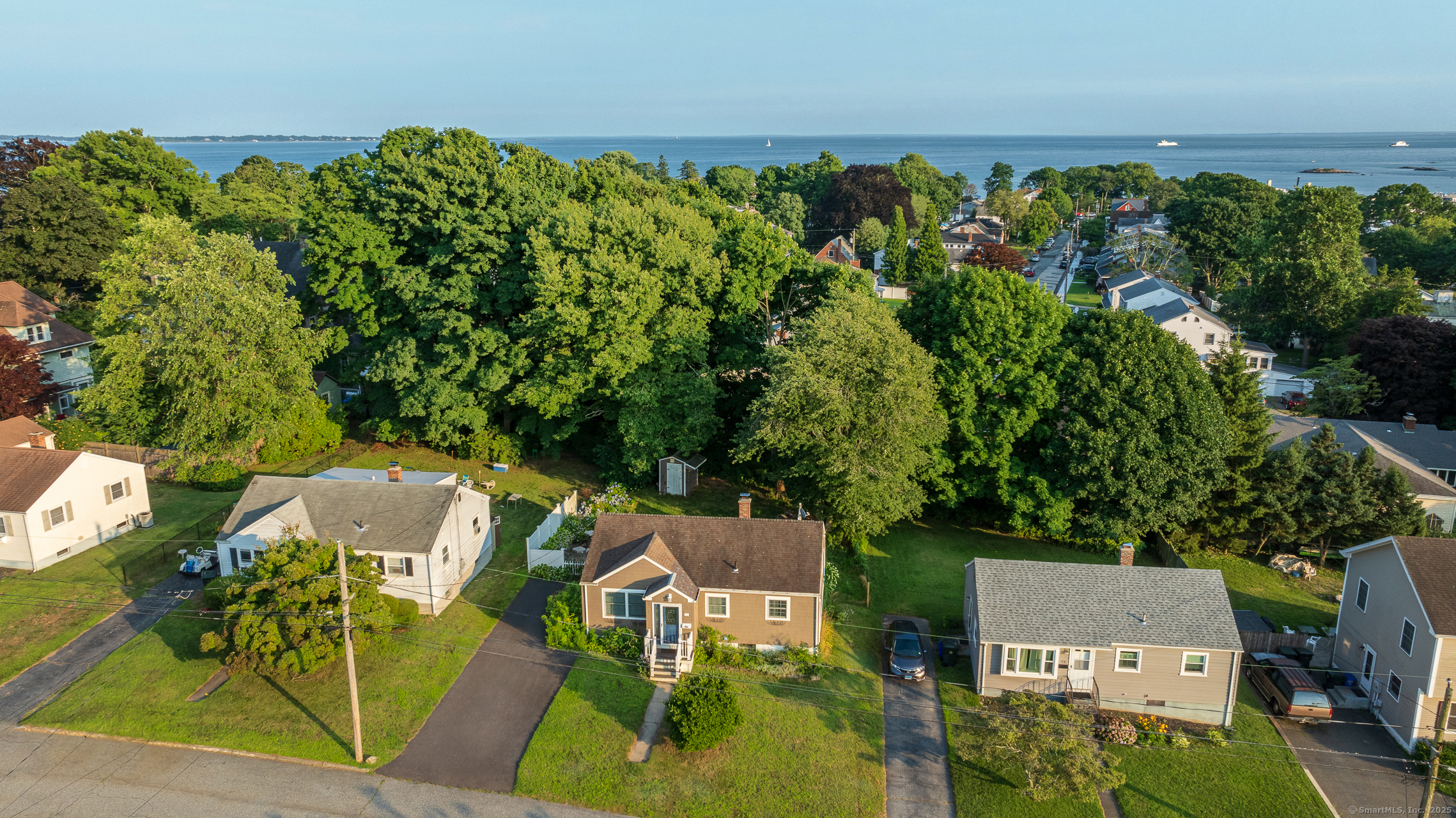 77 Bayshore Drive New London CT 06320