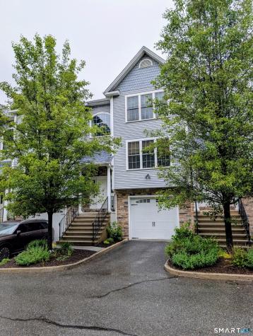 15 Old Oak Drive Brookfield CT 06804