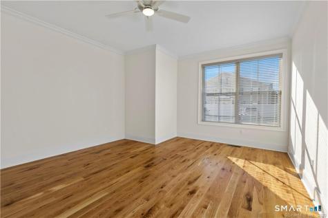 73 W Main Street Clinton CT 06413