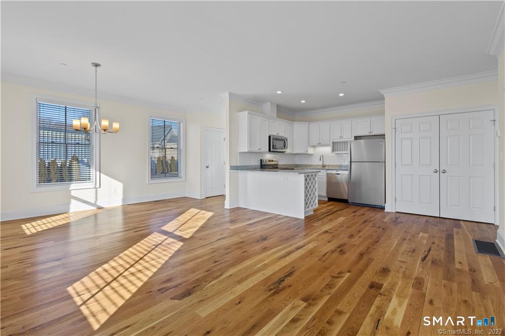 73 W Main Street Clinton CT 06413