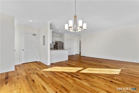 73 W Main Street Clinton CT 06413