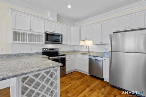 73 W Main Street Clinton CT 06413