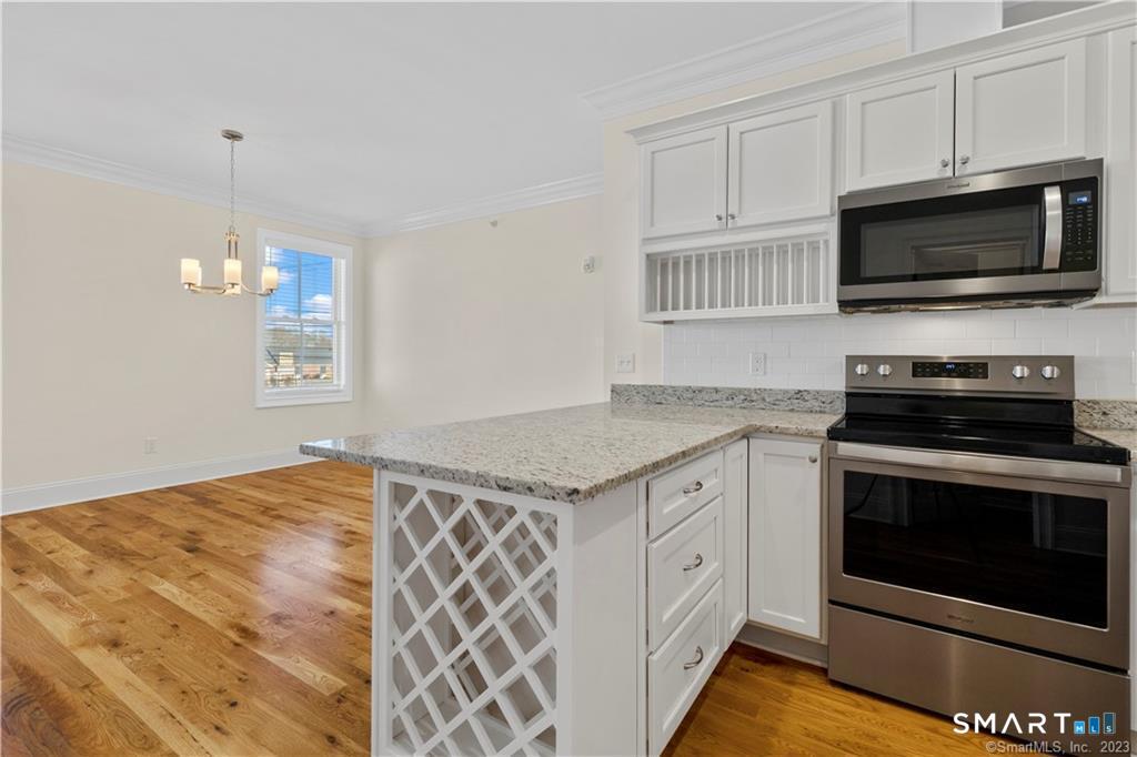 73 W Main Street Clinton CT 06413
