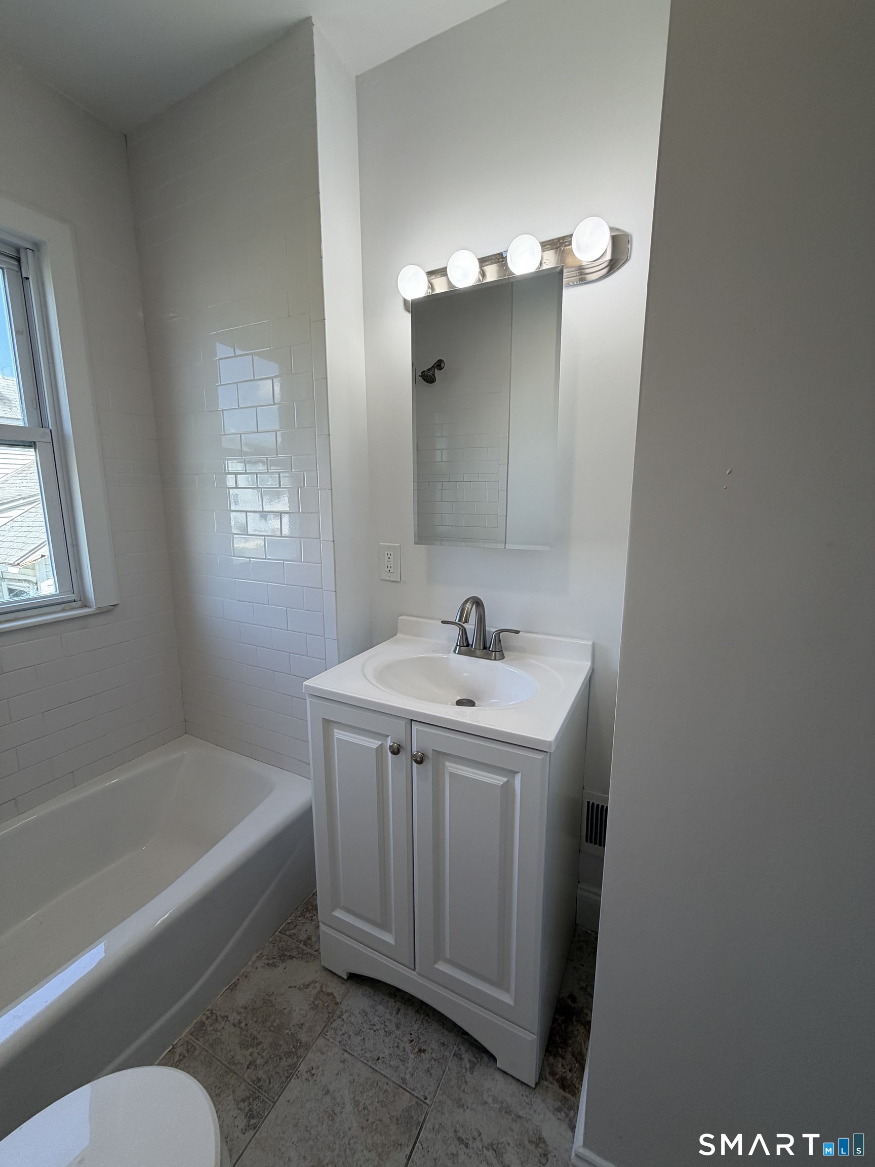 234 Savoy Street Bridgeport CT 06606