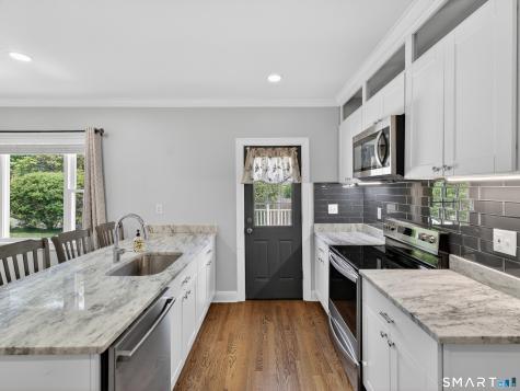 6 Harbor Parkway Clinton CT 06413