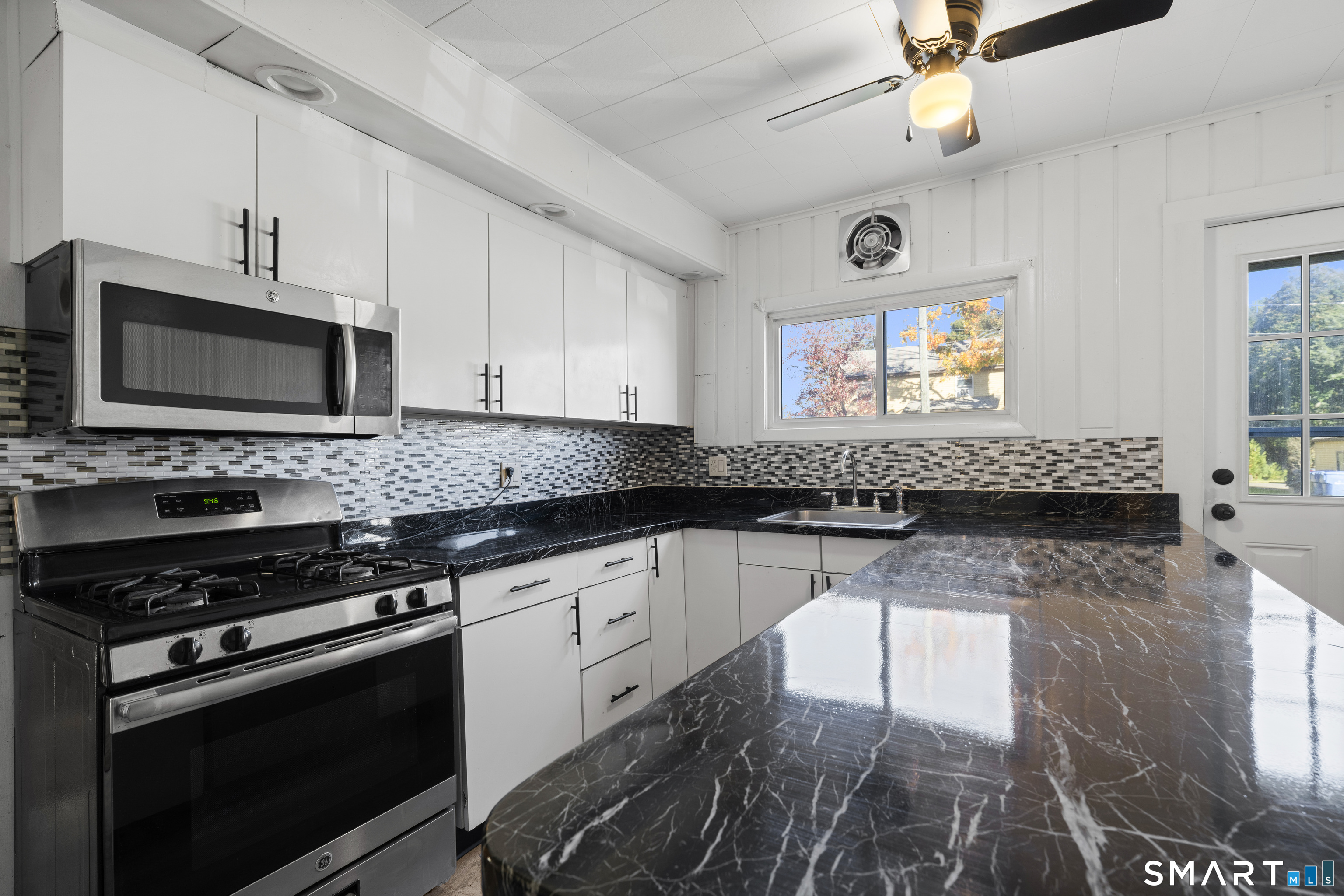 146 Woodland Street Manchester CT 06042
