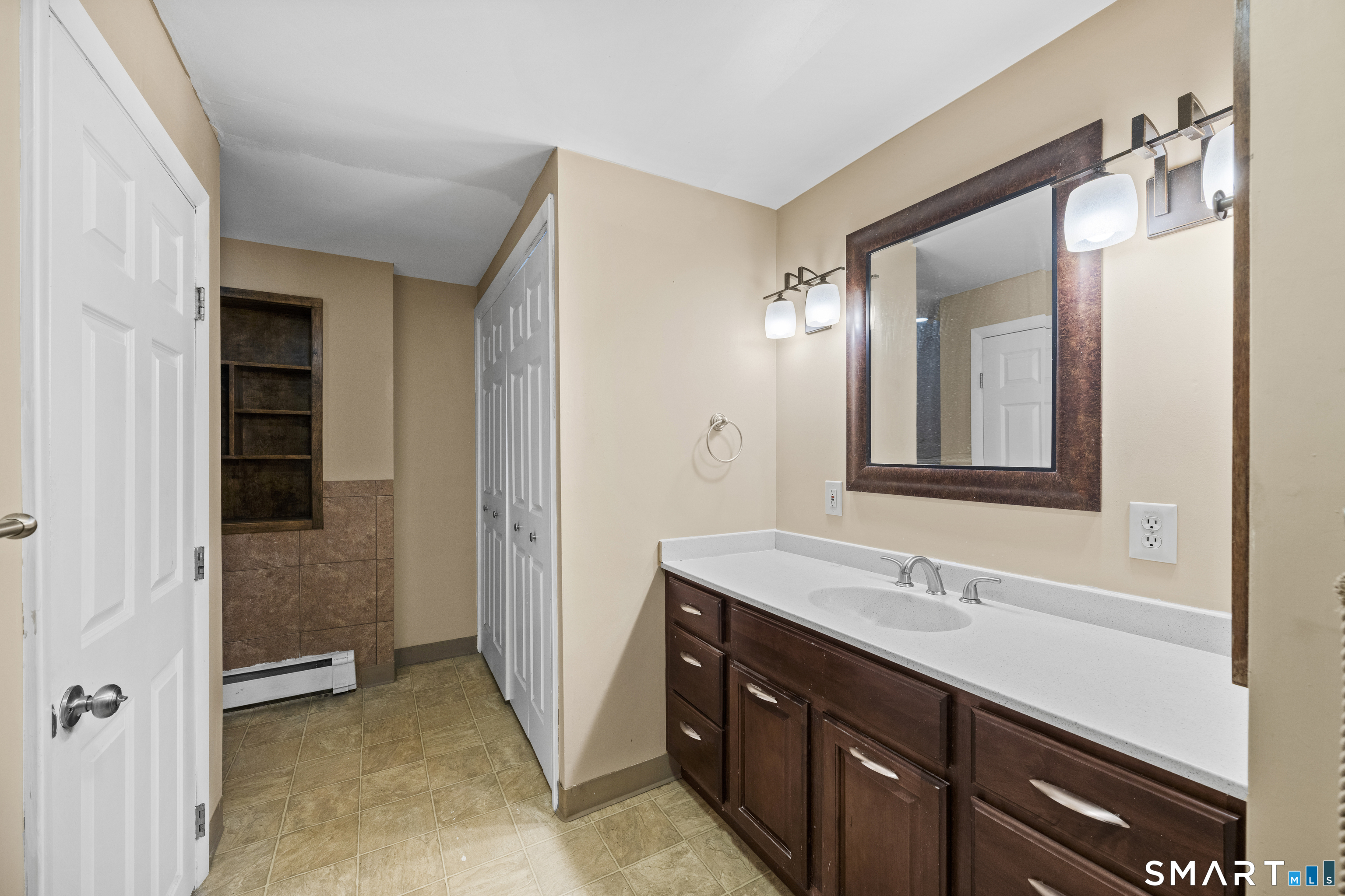 146 Woodland Street Manchester CT 06042