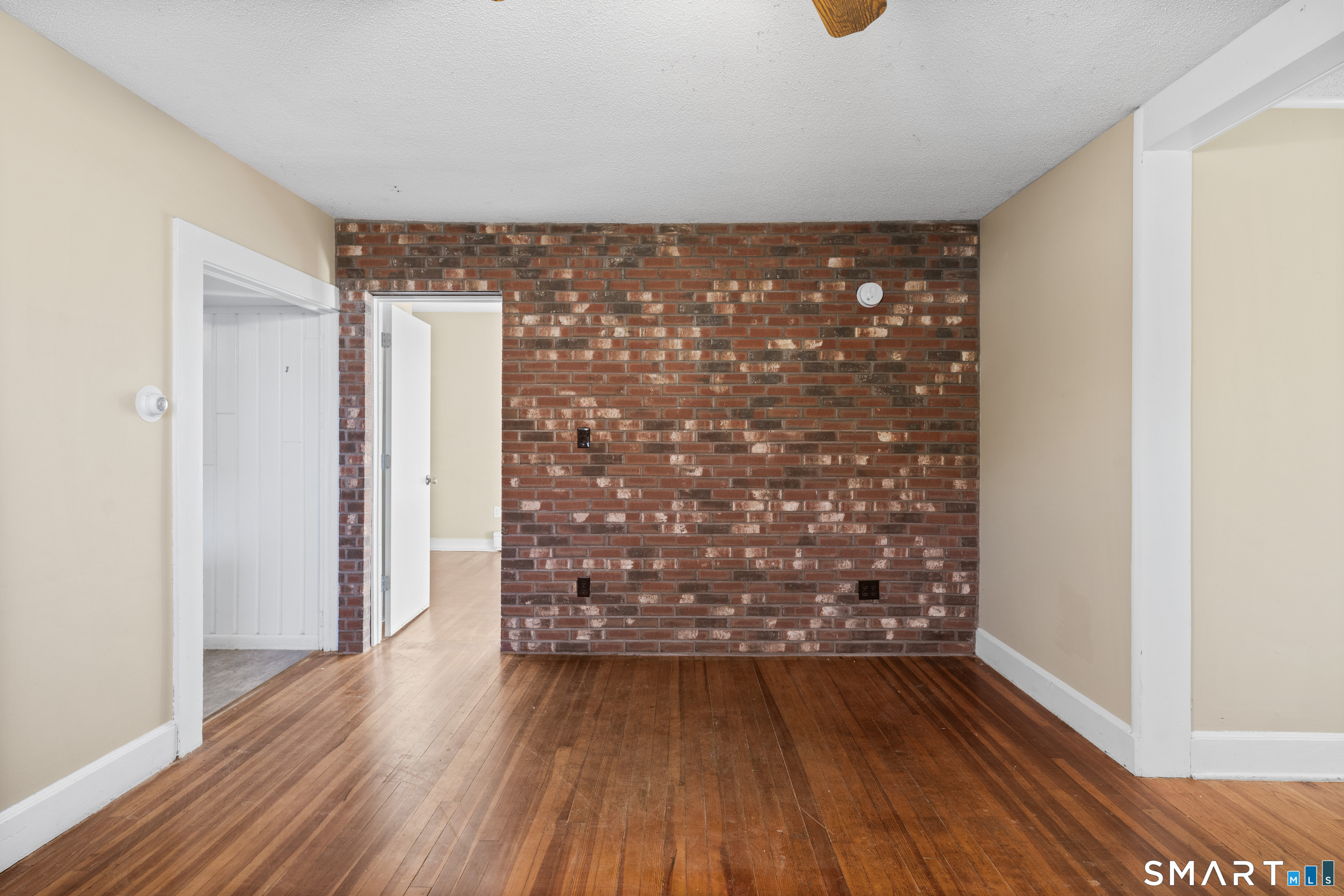 146 Woodland Street Manchester CT 06042