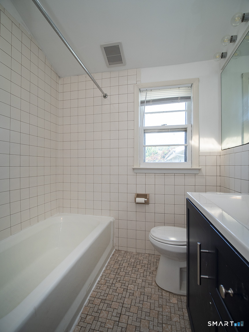 38 Landin Street Woodbridge CT 06525