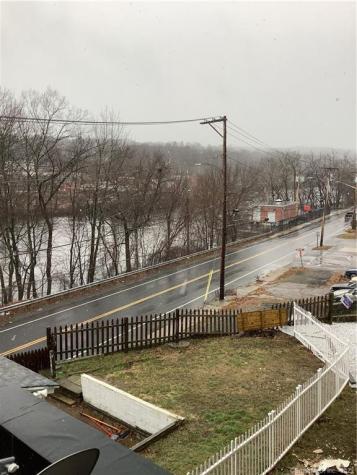 105 Camptown Avenue Derby CT 06418