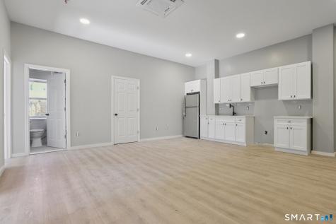 215 Bank Street New London CT 06320