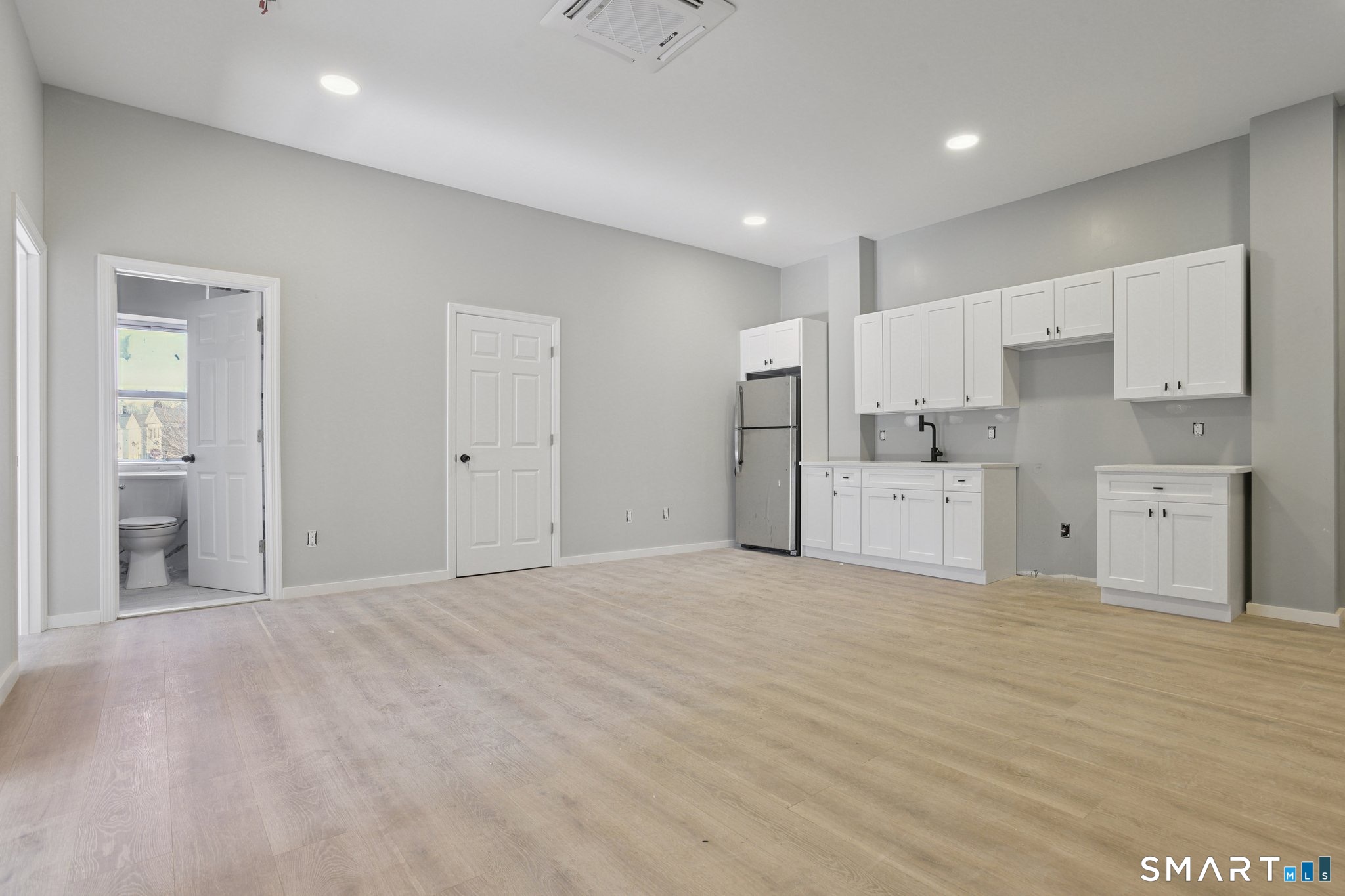 215 Bank Street New London CT 06320